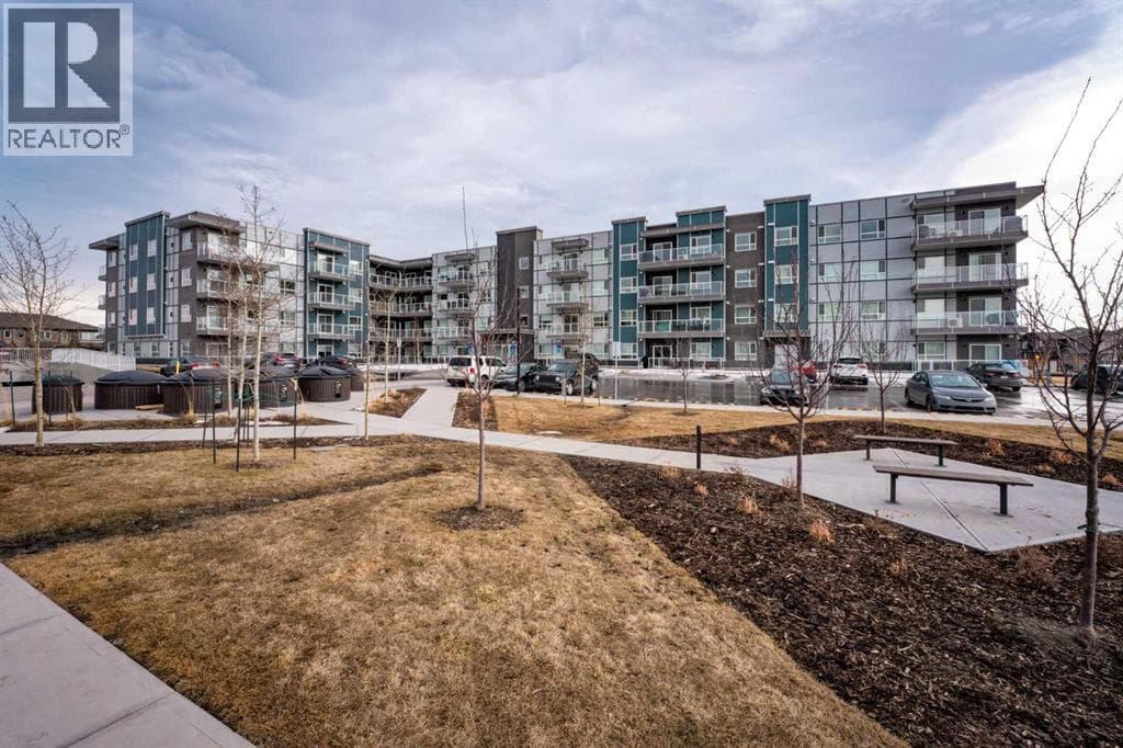 215, 40 Carrington Plaza N photo 5