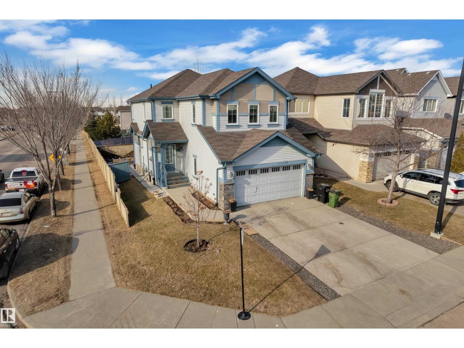 6156 11 AV SW — photo 3