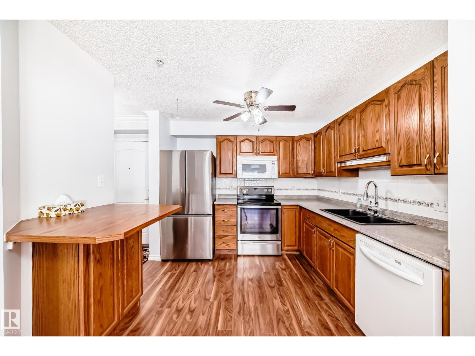 #112 17150 94A AV NW photo 4