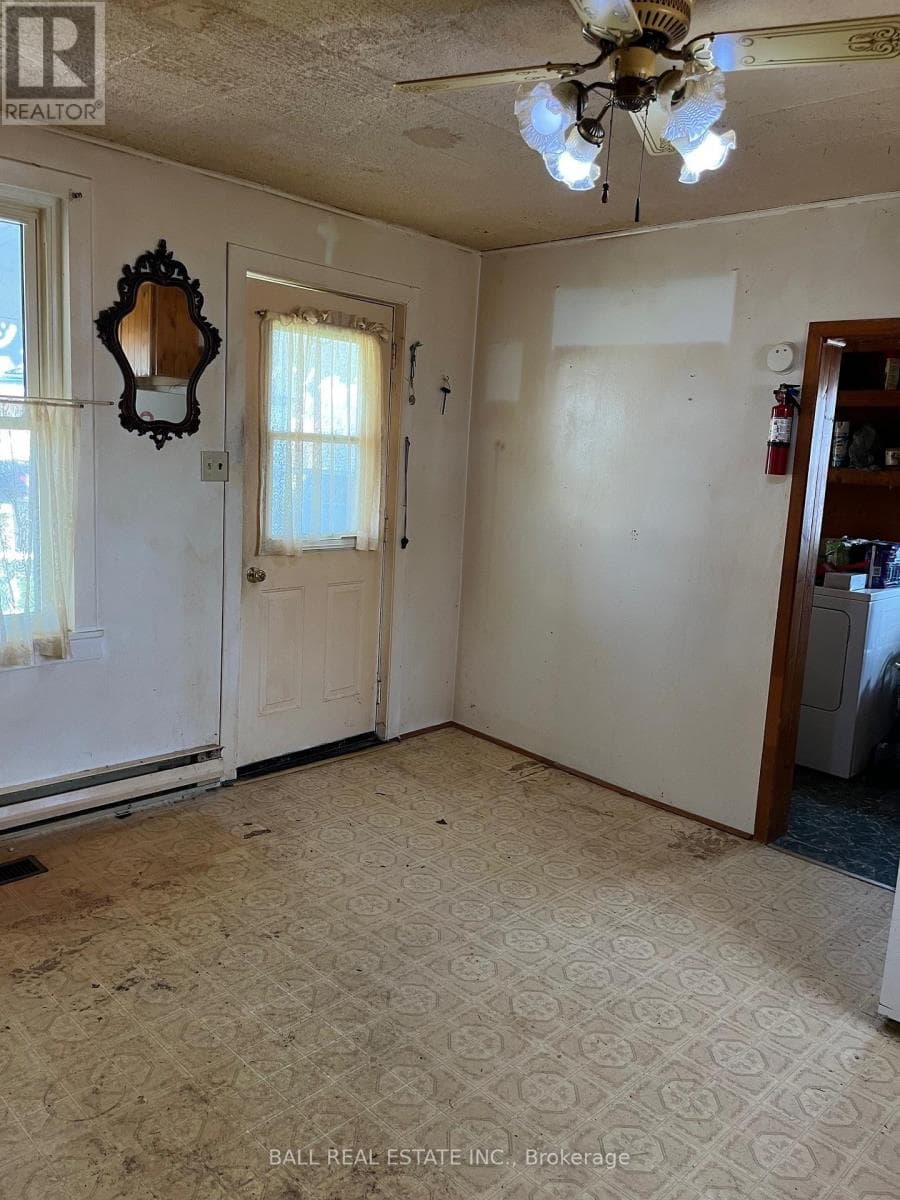 72 BOOTH STREET S photo 2