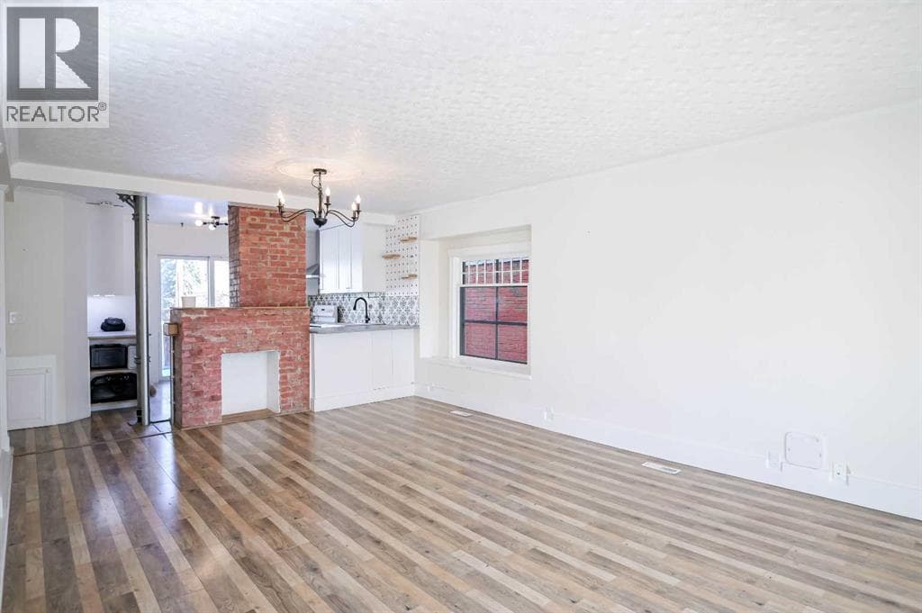 434 Memorial Drive NW photo 3