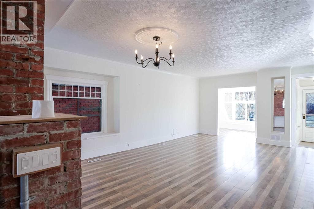 434 Memorial Drive NW photo 4