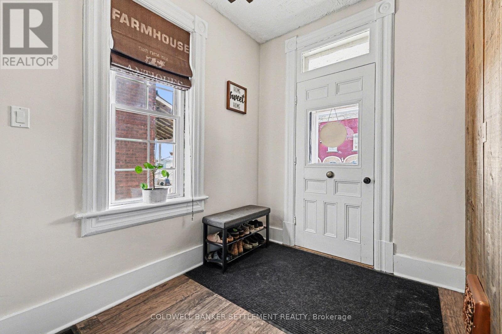 88 RUSSELL STREET E photo 4