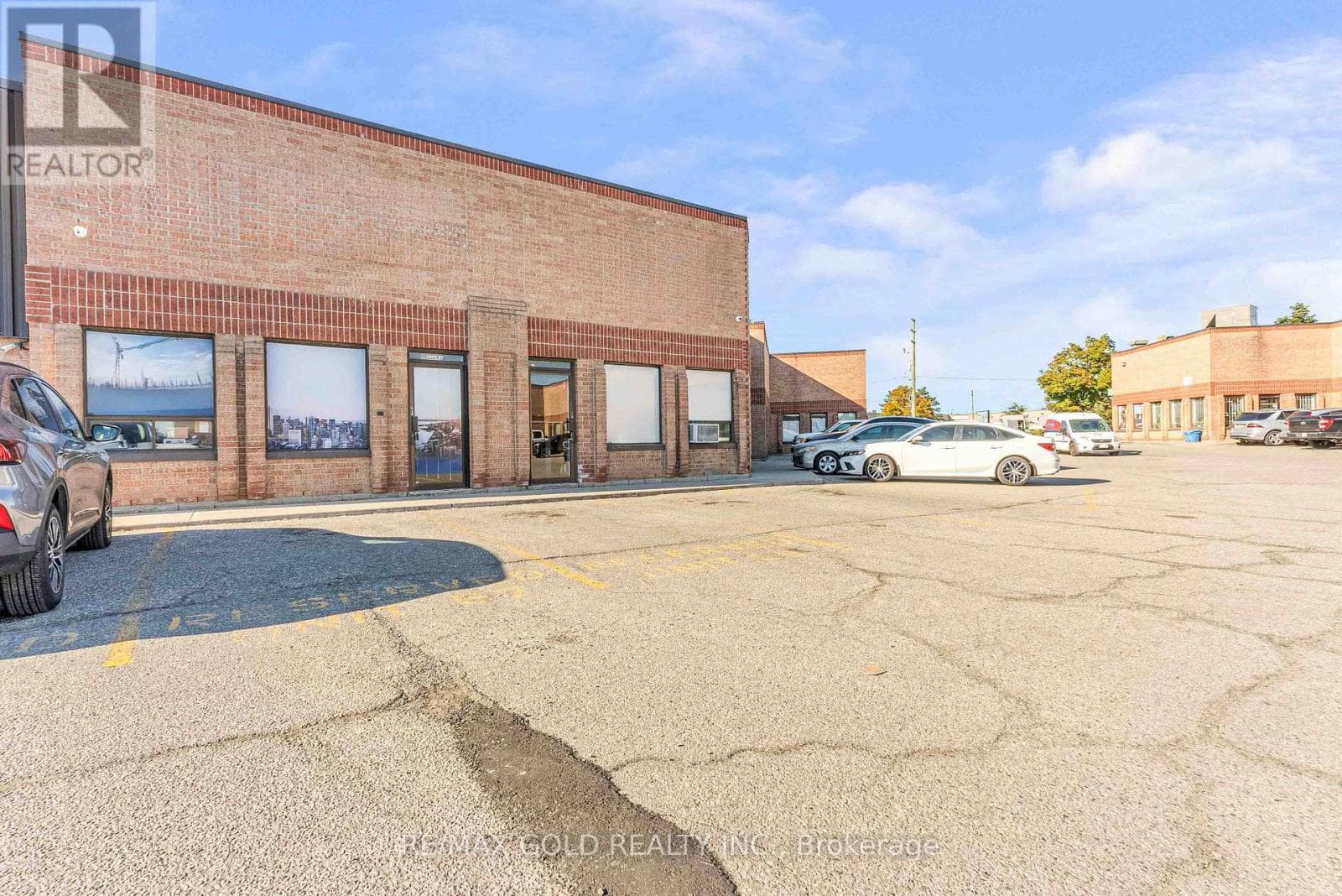57 - 173 ADVANCE BOULEVARD photo 4