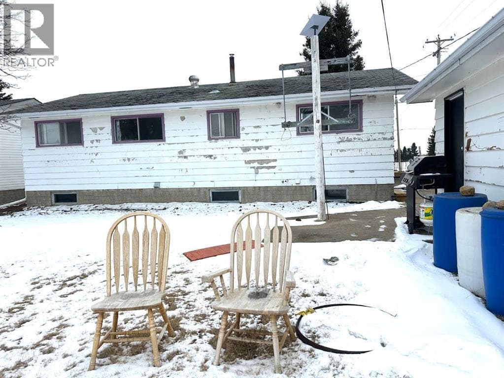 5240 50 Avenue photo 4