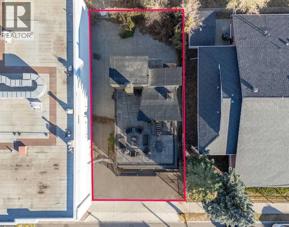 1742 10 Avenue SW photo 2