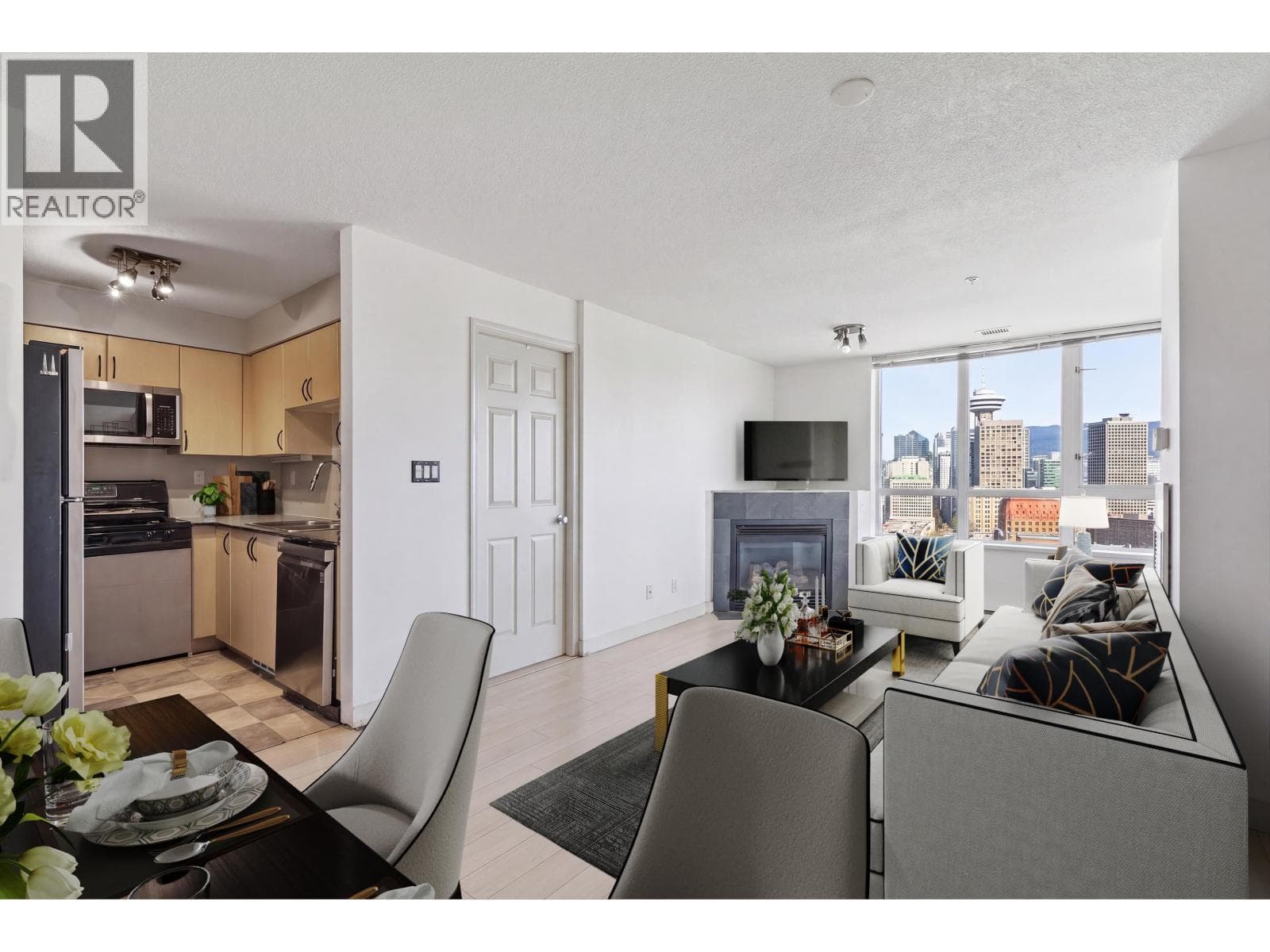 2705 63 KEEFER PLACE photo 3