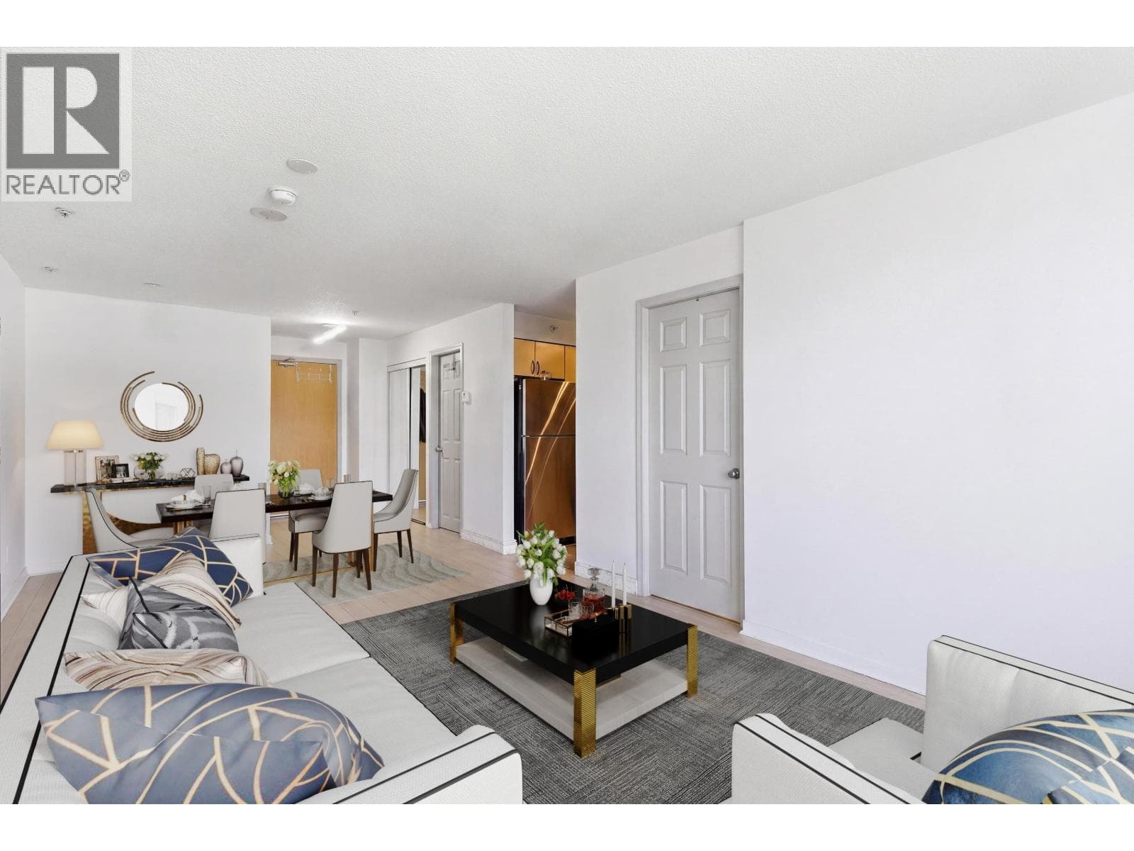 2705 63 KEEFER PLACE photo 4