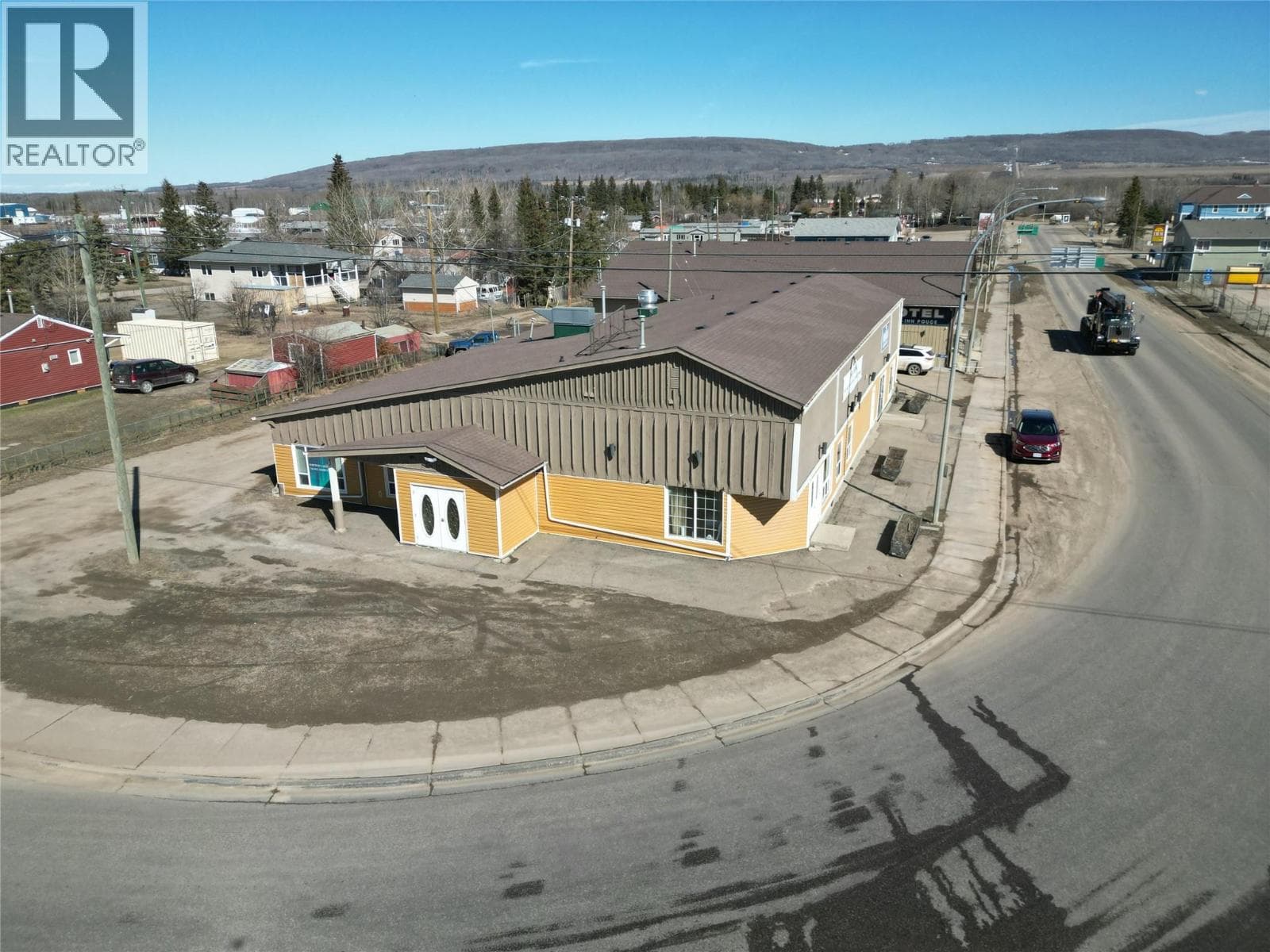 5000 Highway 2 photo 3