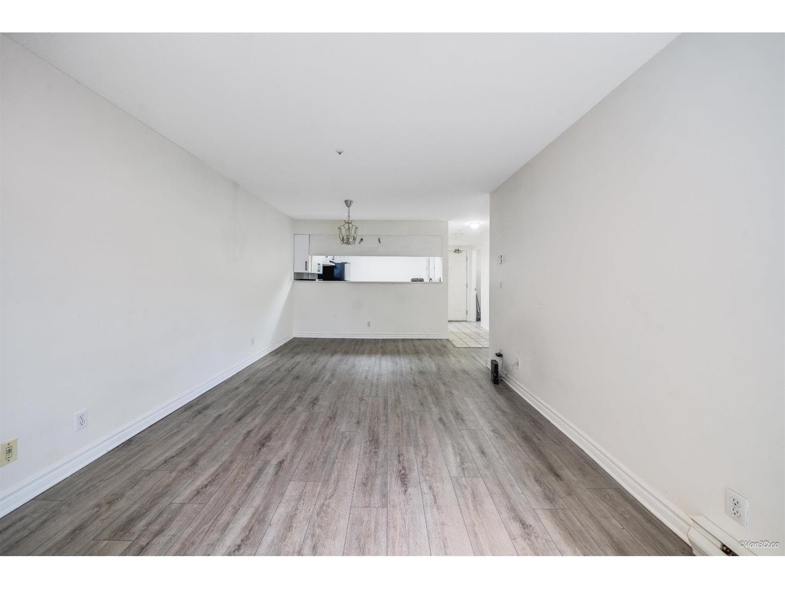 C302 9848 WHALLEY BOULEVARD photo 4