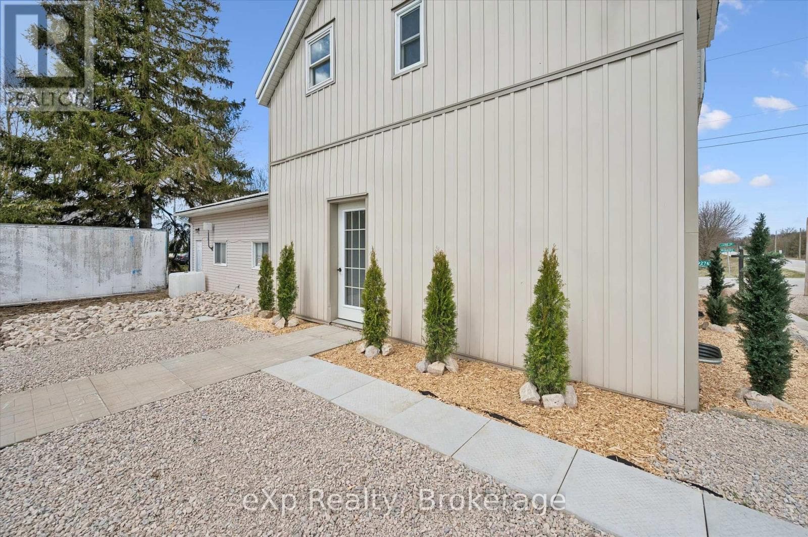 9276 WELLINGTON RD 16 photo 4