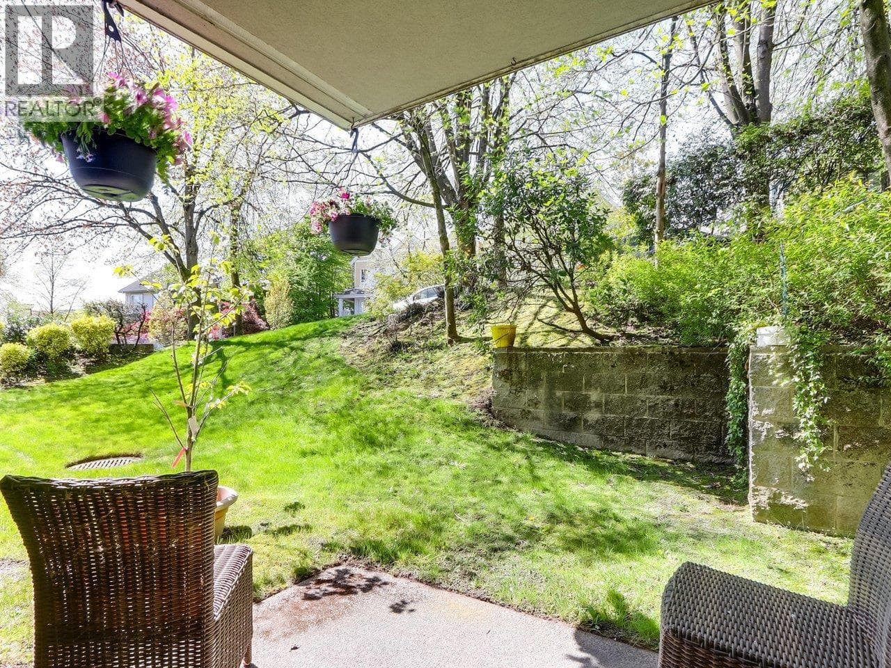 3 8420 JELLICOE STREET photo 5