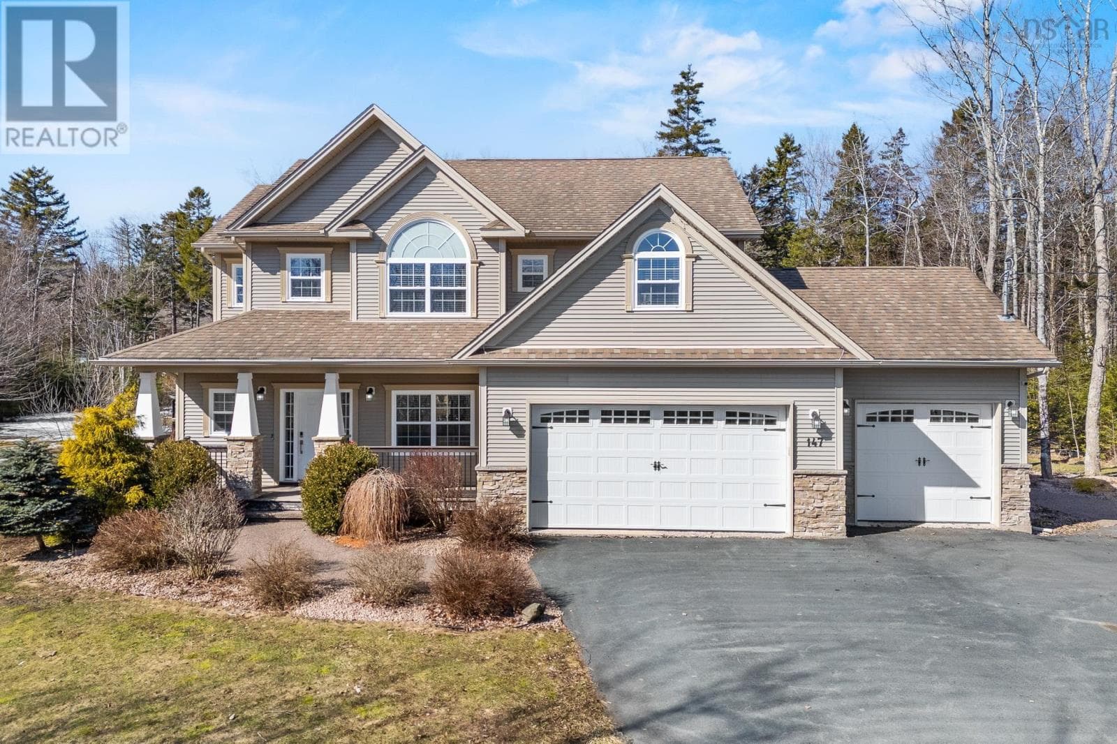 3 bed 4 bath single family at 147 Crooked Stick Pass — $925,000