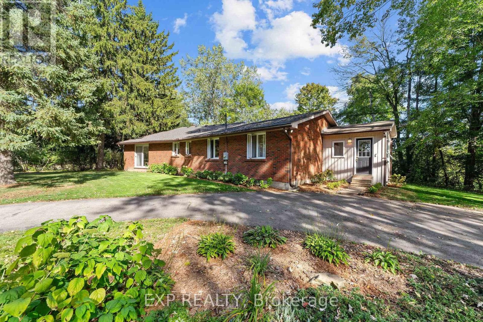 200 HARRIS ROAD photo 4