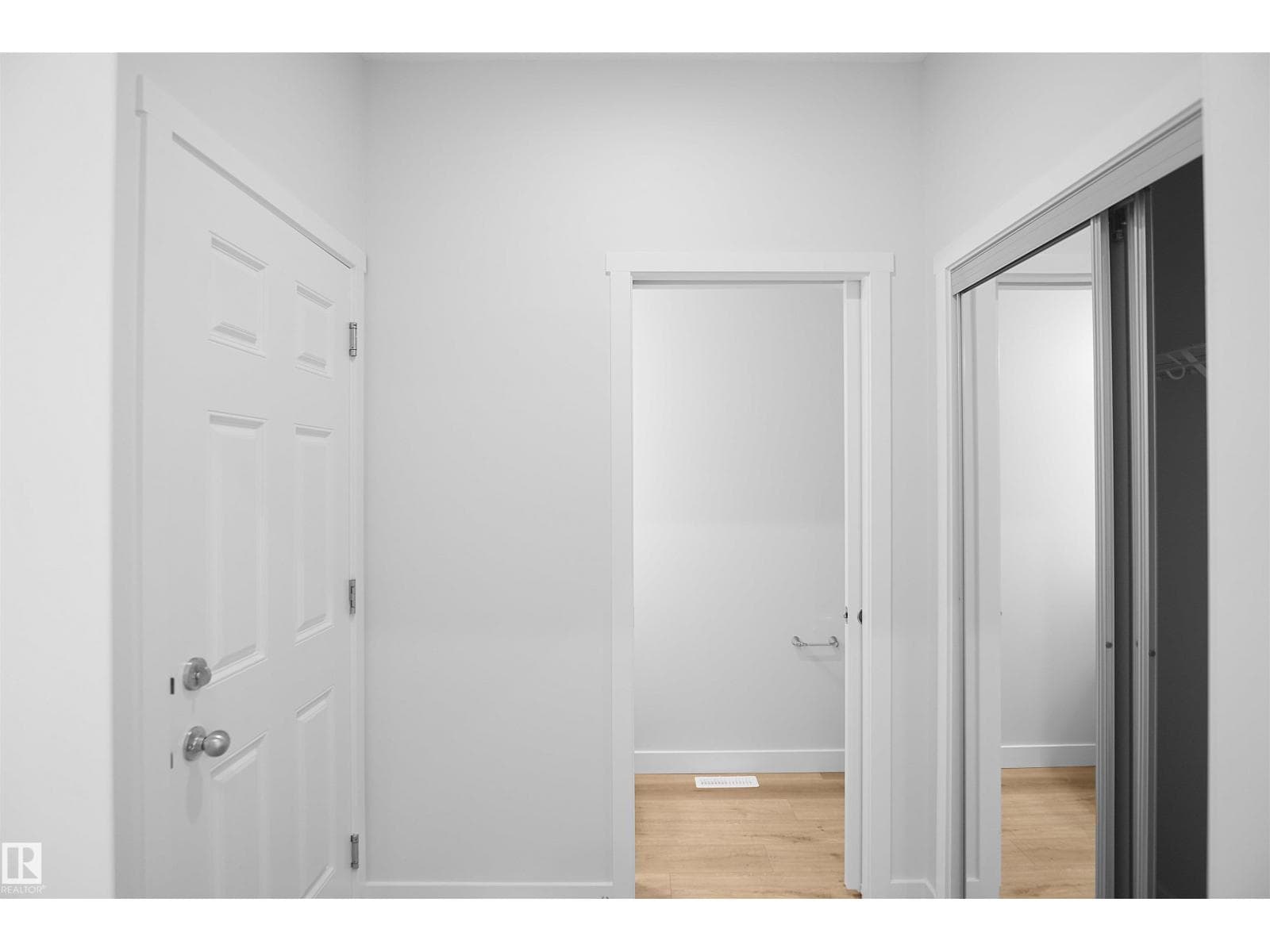 1928 210 ST NW photo 4