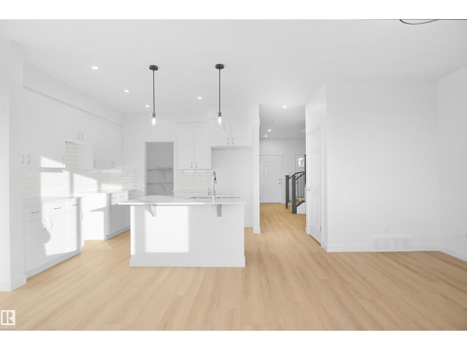 1932 210 ST NW photo 5