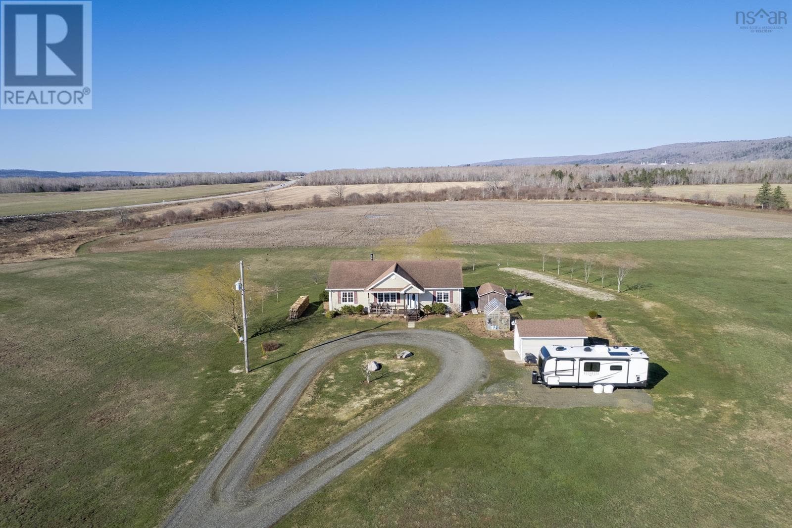 509 Fitch Road photo 2