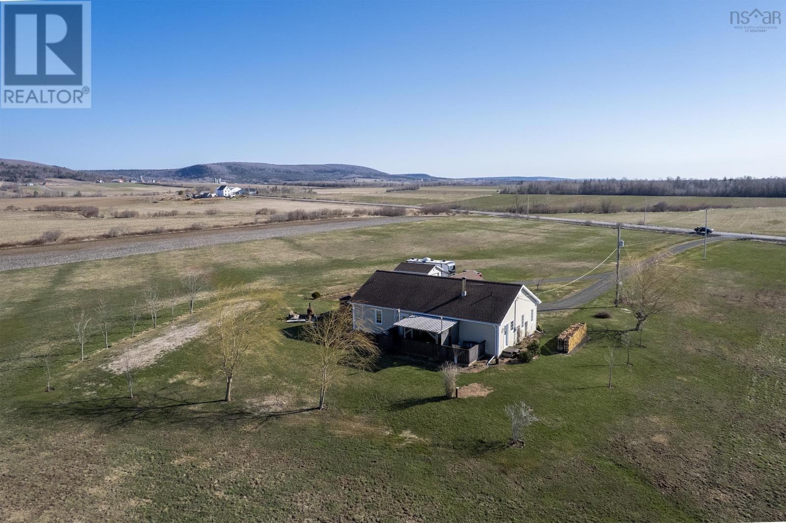 509 Fitch Road photo 4