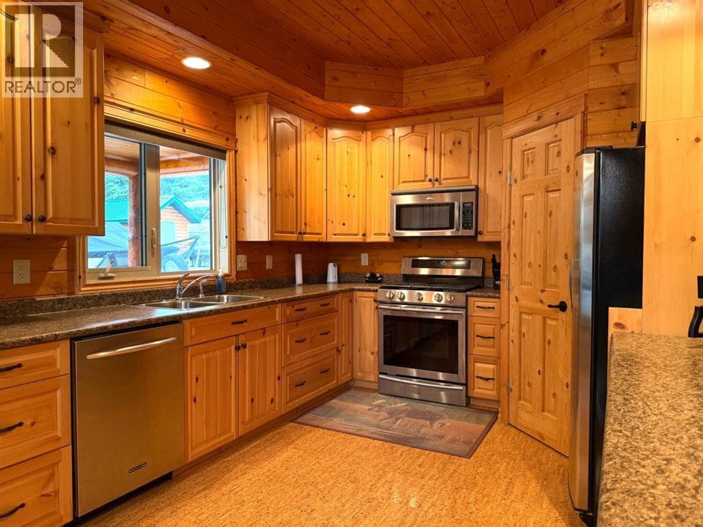115-116 Deerland Road photo 5
