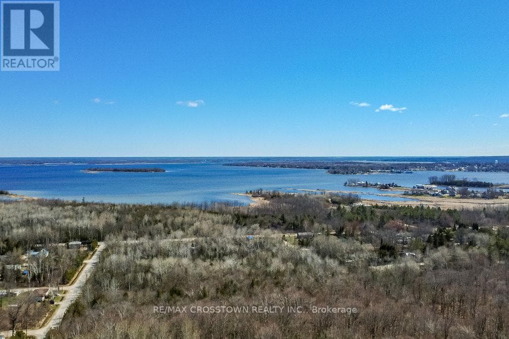 461 BARNES AVENUE photo 4