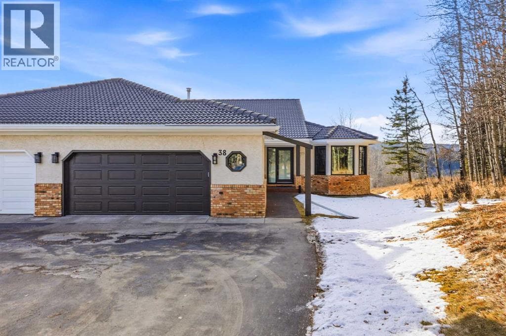 2 bed 3 bath single family at 38 Sunrise Way — $1,400,000