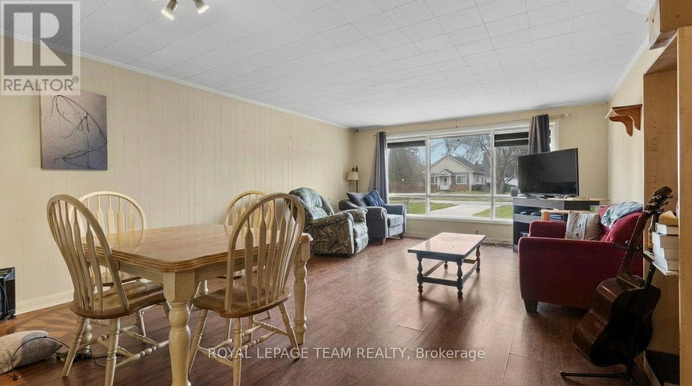 47 DANIEL STREET S photo 5