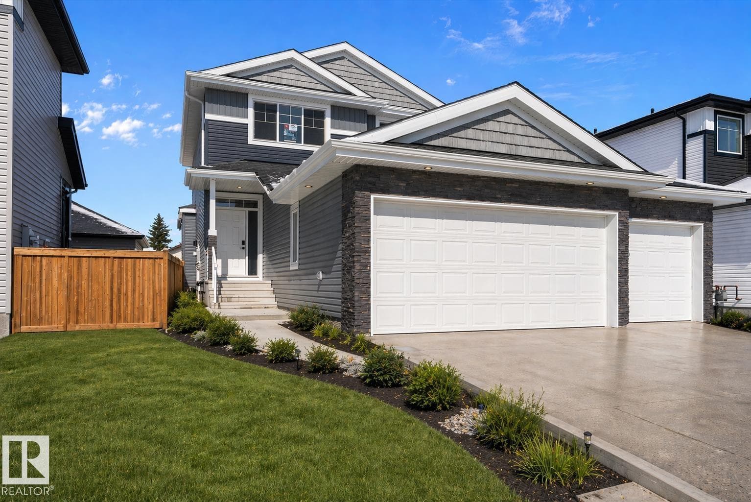 76 MAPLE CR