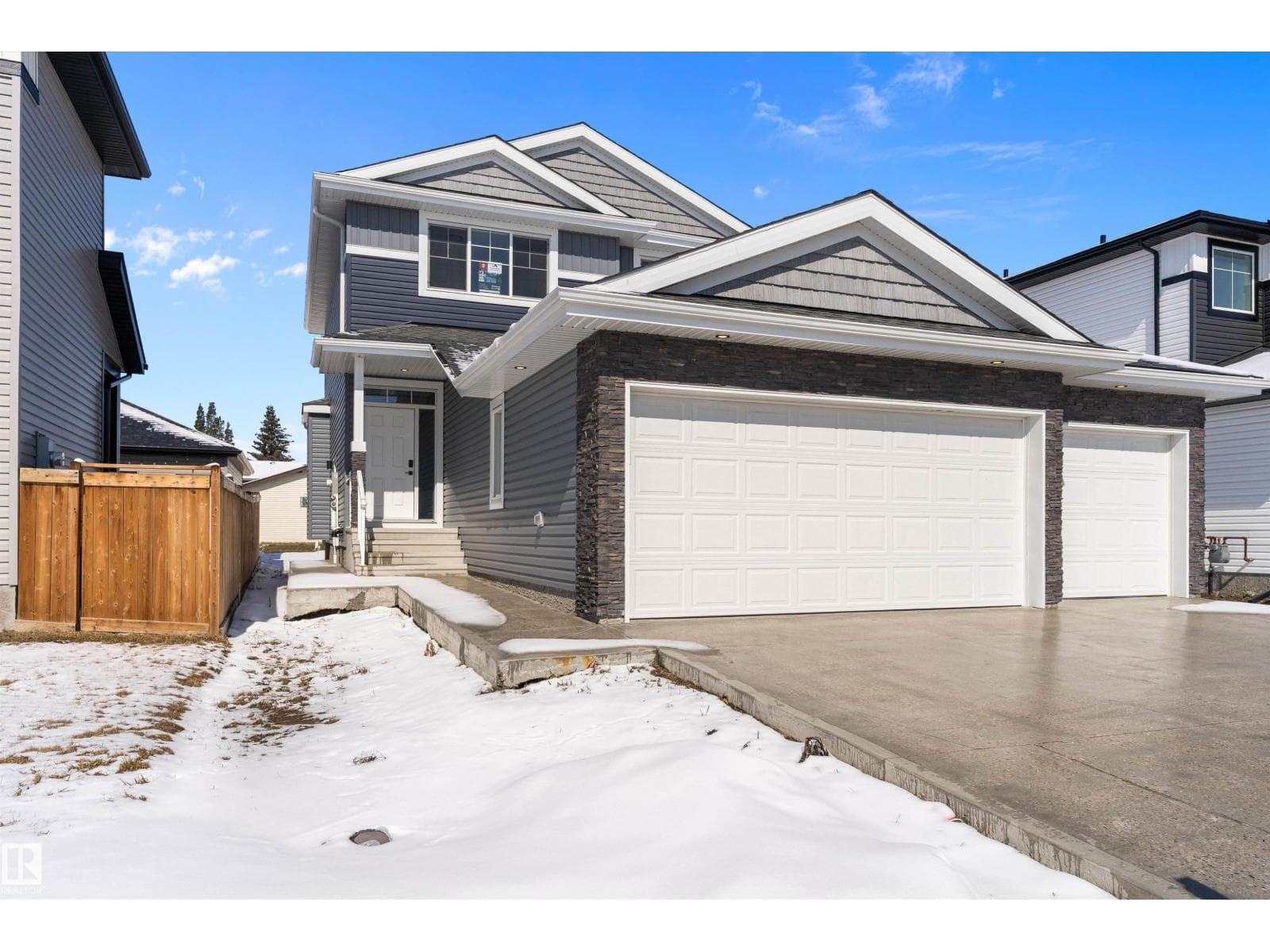 76 MAPLE CR — photo 2