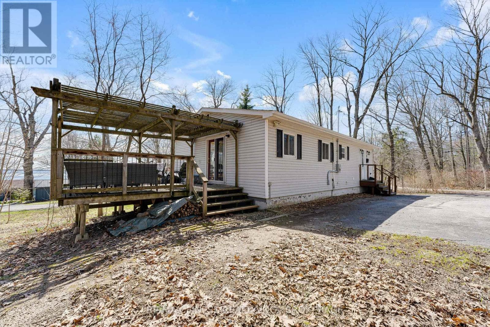 9 MALLARD LANE photo 2