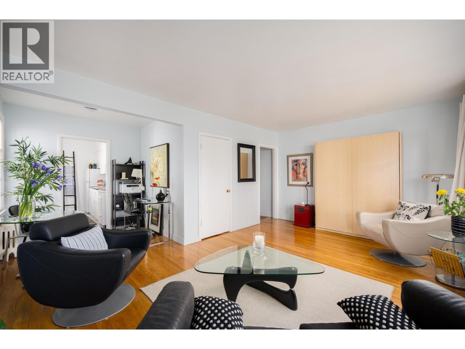 303 1565 BURNABY STREET photo 5