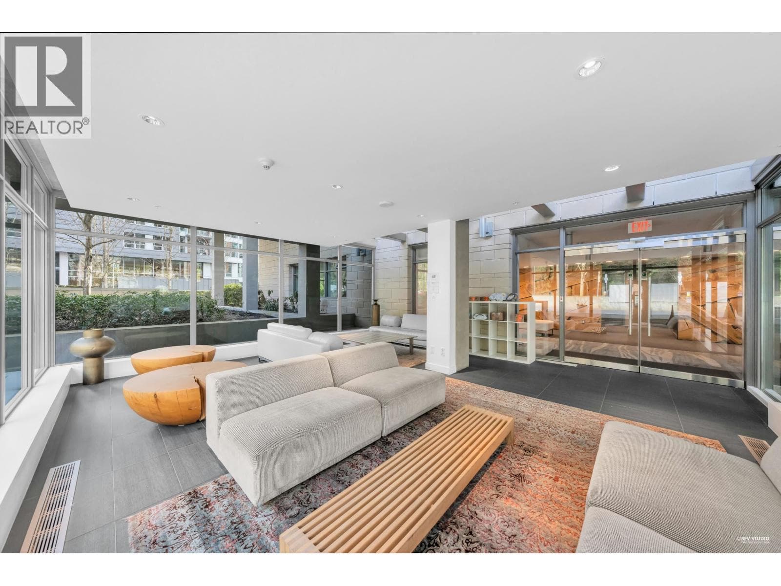 105 5782 BERTON AVENUE photo 3