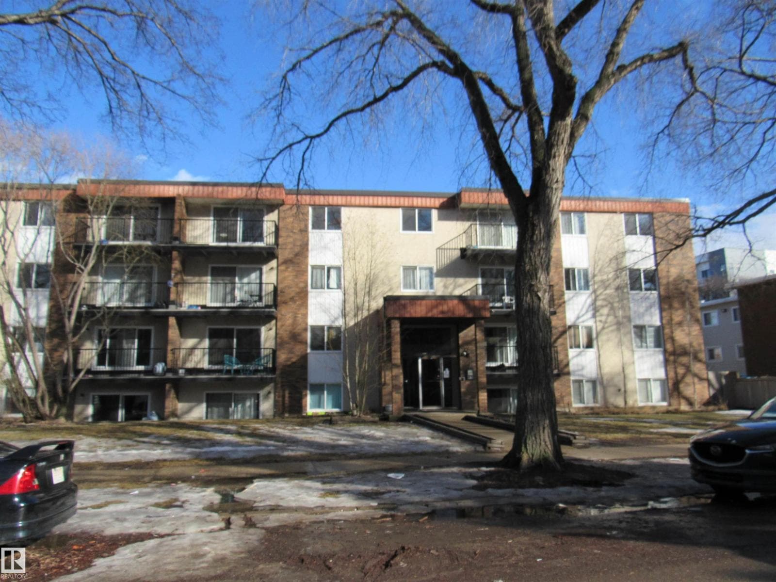 1 bed 1 bath single family at #404 10335 117 ST NW — $95,000