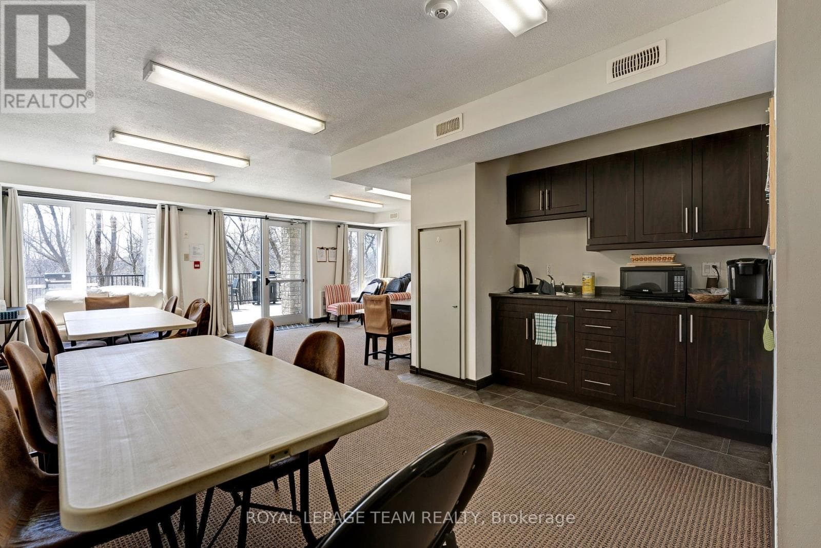 209 - 398 VAN BUREN STREET photo 4