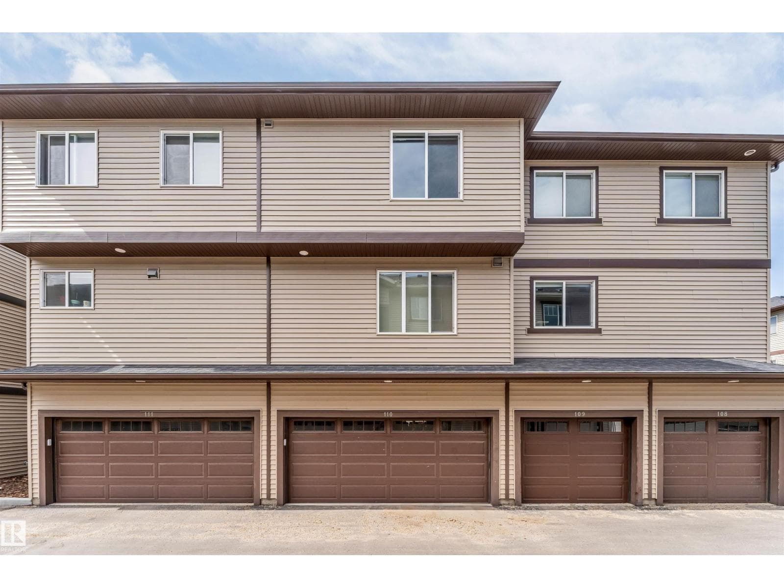 #110 1530 TAMARACK BV NW photo 2