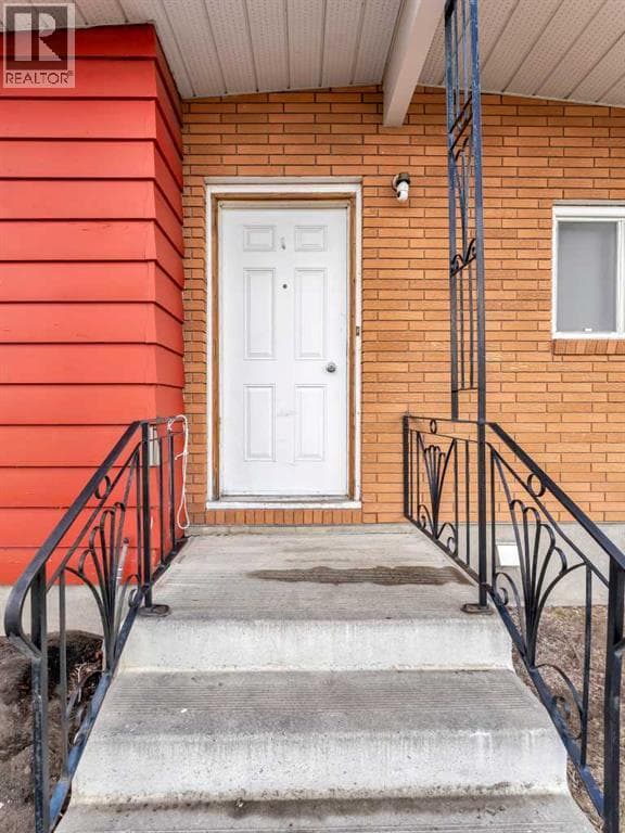 561 12 Street NW — photo 4