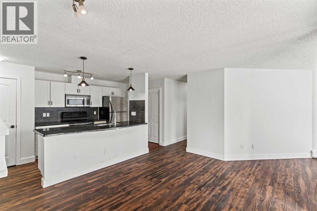 2, 219 Village Terrace SW photo 3