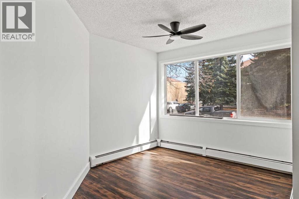 2, 219 Village Terrace SW photo 4