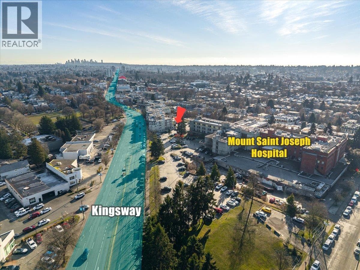 103/104 470 KINGSWAY photo 4