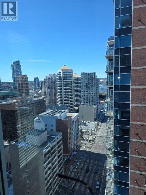 2 bed 2 bath single family at 2208, 910 5 Avenue SW — $428,000
