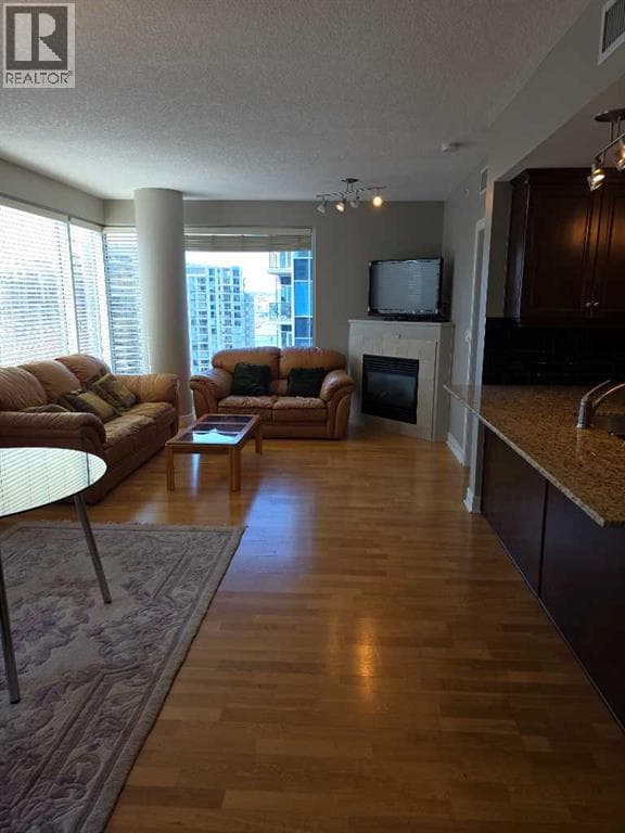 2208, 910 5 Avenue SW photo 5