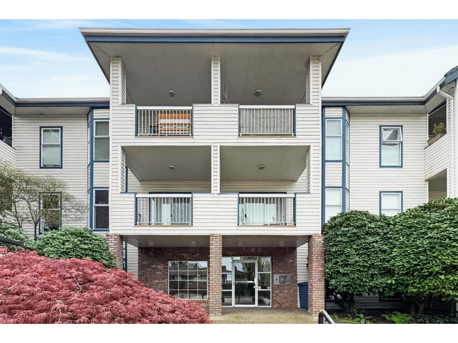 116 13918 72 AVENUE photo 2