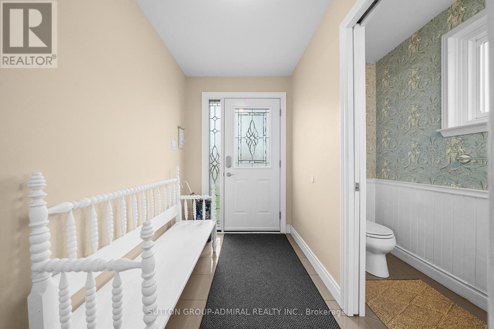 1295 NAPIER CRESCENT photo 5