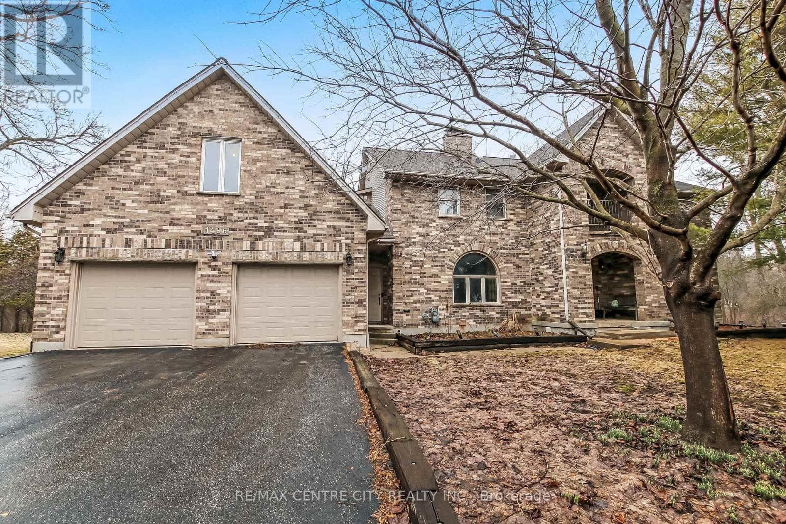 1496 SUNNINGDALE ROAD E photo 4
