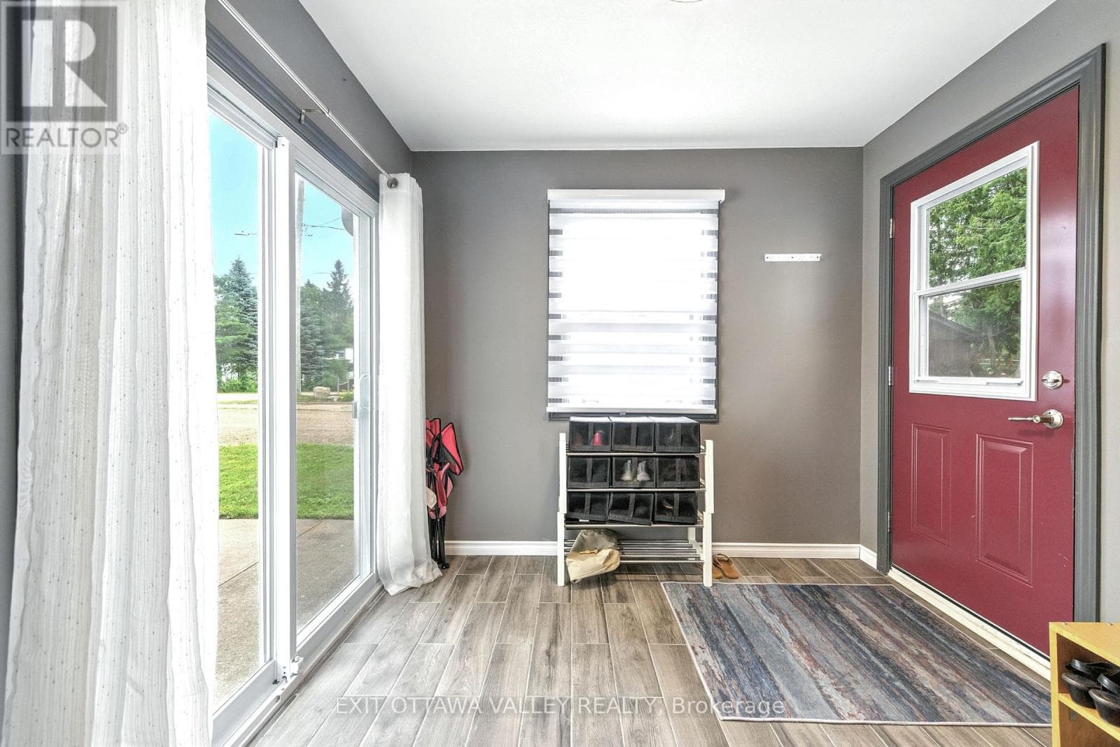 49 GLENDALE AVENUE photo 4