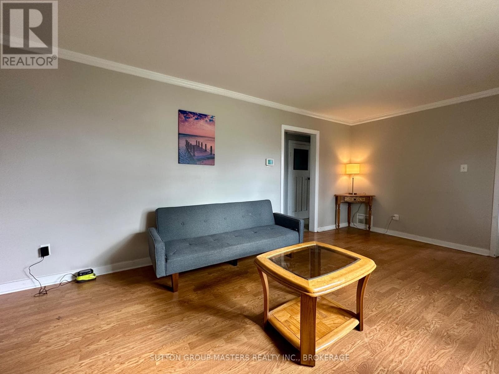 1668 VICTORIA STREET photo 4
