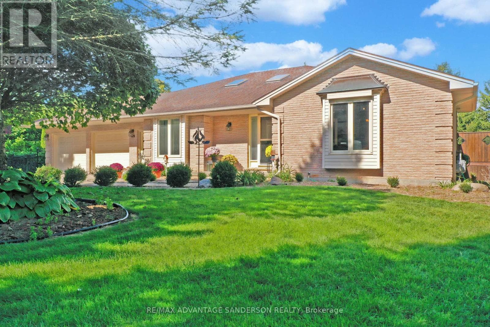 109 SALISBURY DRIVE photo 2