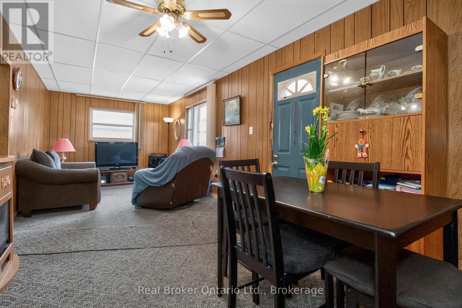 156 SILVER BIRCH CRESCENT photo 4