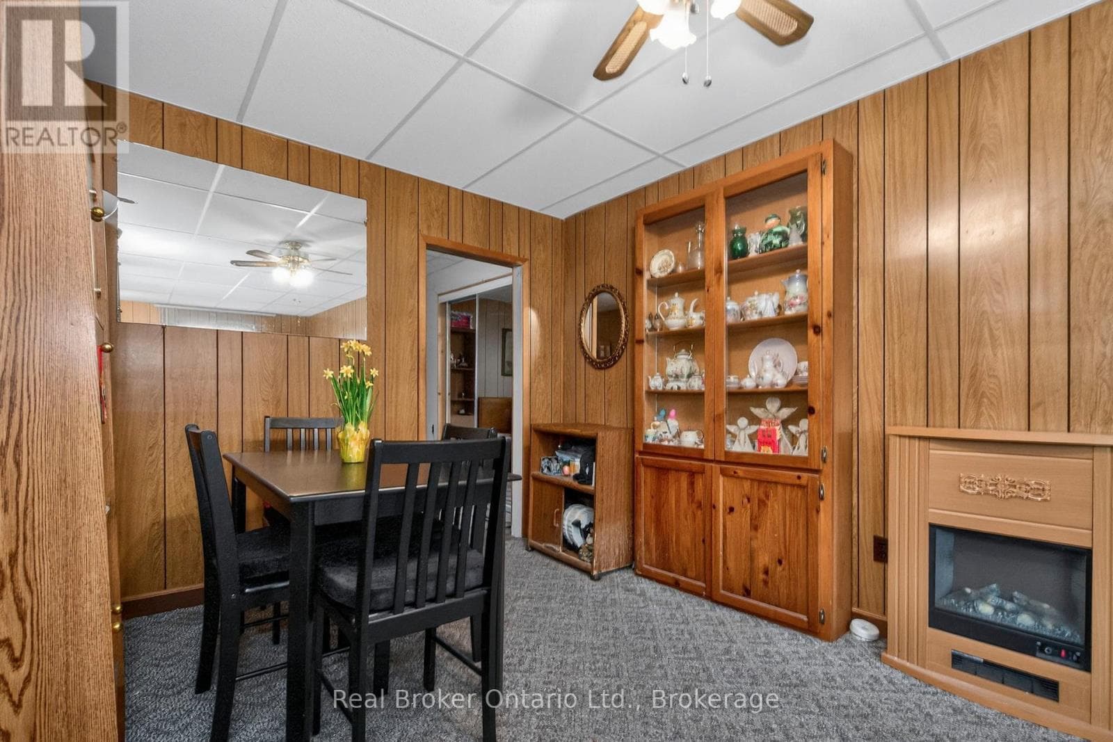 156 SILVER BIRCH CRESCENT photo 5