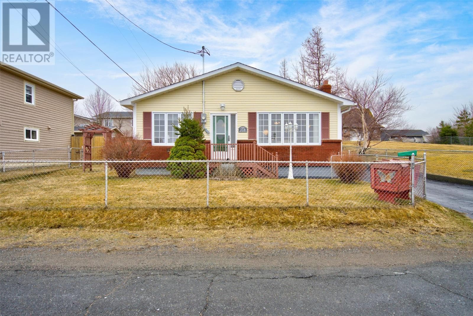 218 George Mercer Drive photo 2