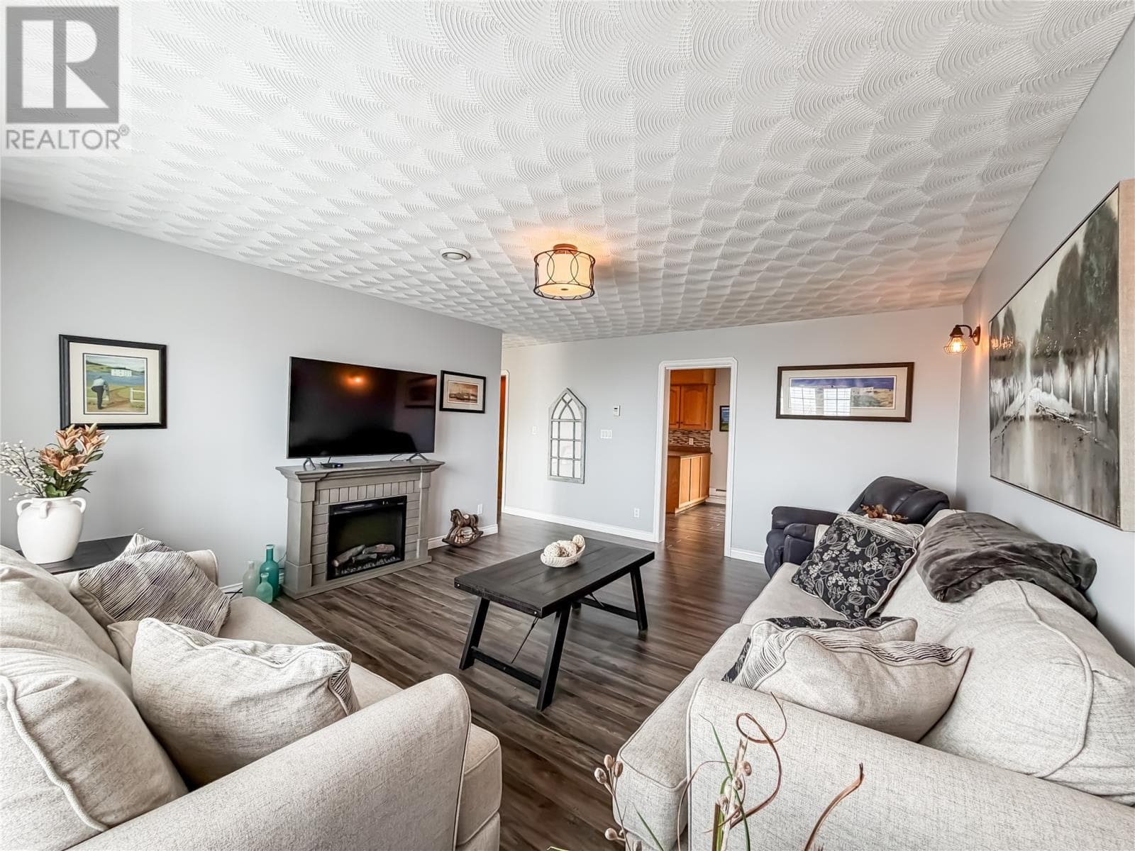 5-7 Augustus Drive photo 5